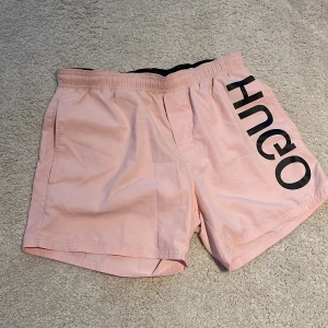 Hugo boss badbyxor - Helt nya Storlek S