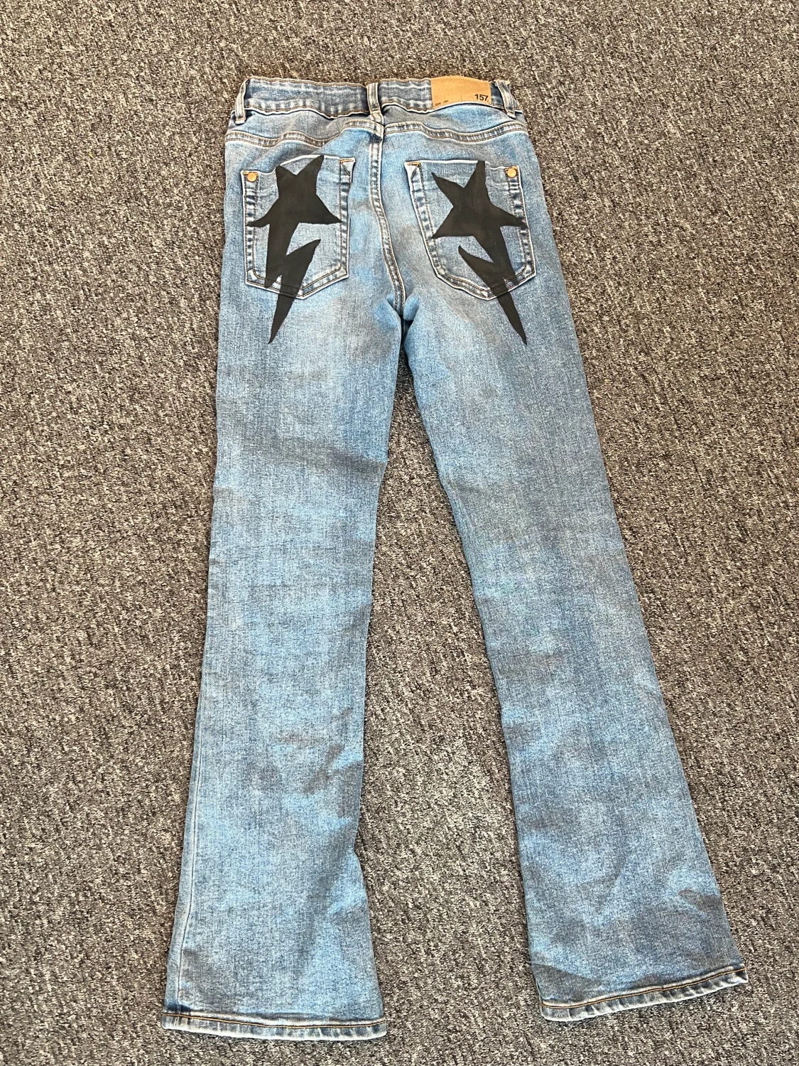 Bootcutjeans med tryck  - 90
