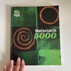 Matematik 5000 (2b Vux) - Säljer min matematik 2b bok. Använd men inget klotter i boken. Köpt begagnad för 250kr