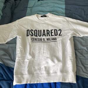 Vit dsquared2 tröja, äkta, nypris 3999