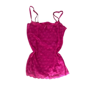 rosa spetslinne - supersnygg!! så bra festtopp