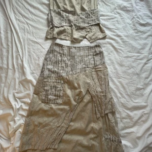 𝕍𝕚𝕟𝕥𝕒𝕘𝕖 𝕤𝕖𝕥 - Vintage set från pause café. Franskt boutique ganska likt desigual. Köpt i en second hand butik. Säljer då de tyvärr inte passar mig. Storlek S! Skriv till mig för fler bilder🫶🏻