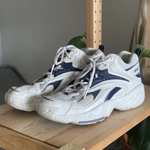 RYKÄ Sneakers - Vintage RYKÄ sneakers. Använt men fint skick! 