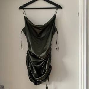 Klänning - Storlek M använd 2 ggr