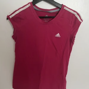 Adidas tröja - Adidas tröja som kan användas både träning och vardagligt!