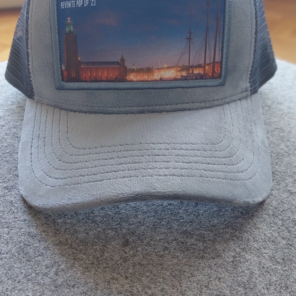 Revenite signerad keps - limited pop up '23