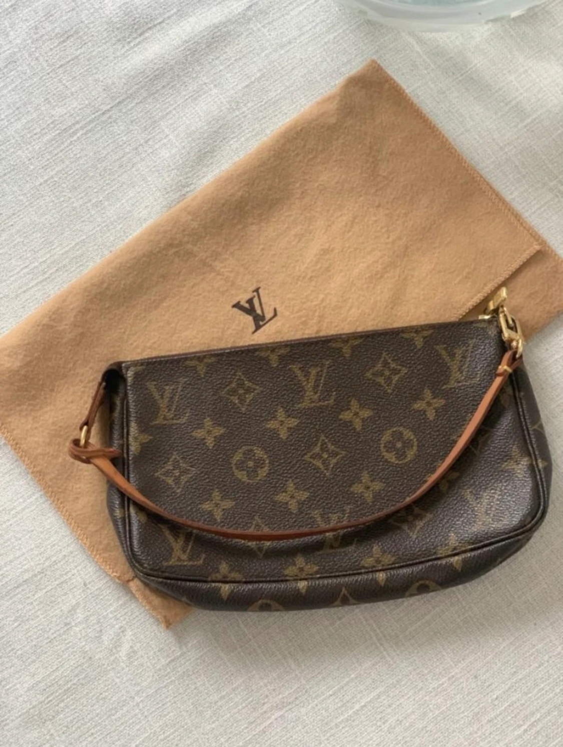 Louis vuitton pochette