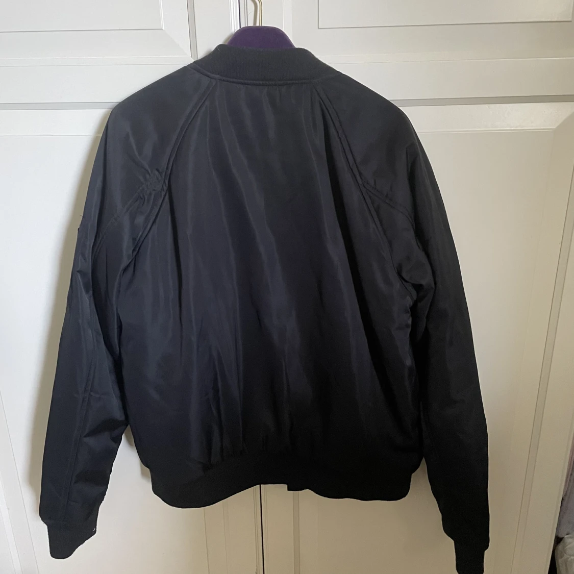 Svart bomberjacka  - 90