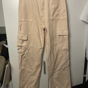 SHEIN cargo - STORRENSNING! Cargobyxor frpn shein ! Aldrig använda orkade inte returnera 