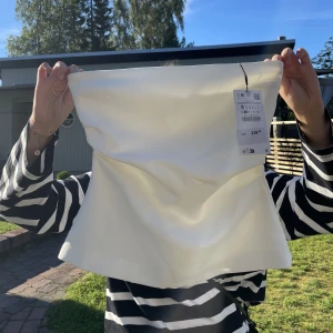 Topp  - Kortsettopp från Zara, storlek S. Oanvänd 