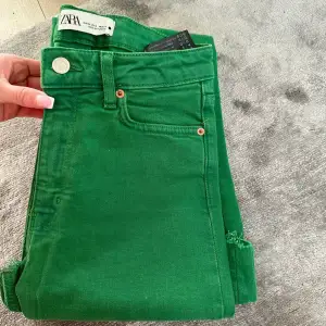 Jeg #elsker den #zaragrønne buksen 💚
