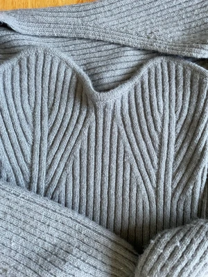 stickad sett  - Säljer mitt stickade sett från Zara. Endast testad💘