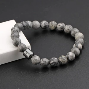 Pärlarmband  - Säljer dessa pärlarmband i färgerna grå, svart och vit! Perfekta inför sommaren☀️Hör av dig vid minsta fråga eller fundering, svarar så snabbt jag kan🤗