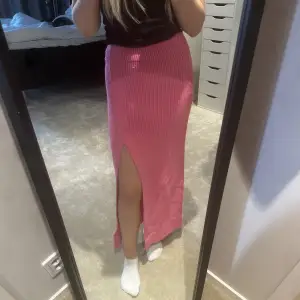 Jätte fin rosa stickad kjol från bikbok💖💖