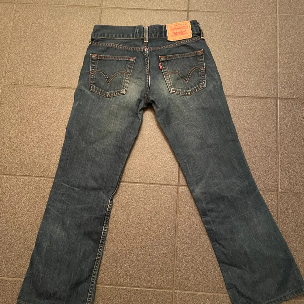 Hej säljer dessa jeans då de var för korta för mig, priset kan diskuteras :). Jeans & Byxor.