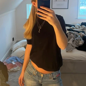 Stickad topp - Stickad topp från Lindex, marinblå, strl xs 100kr plus frakt