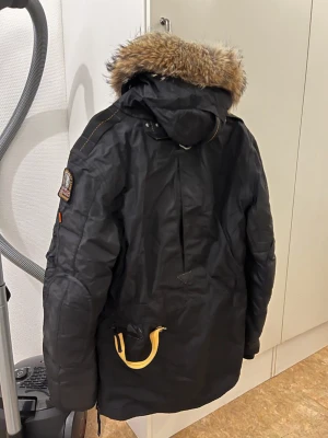 Parajumper  - Vinterjacka i använt skick