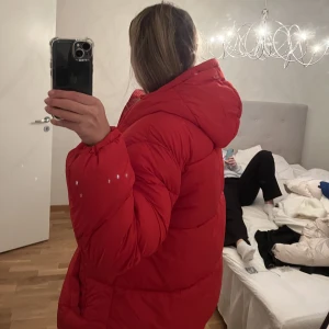 Jacka - Röd vinterjacka från Hm😁😁