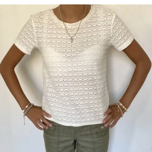 as snygg zara tröja - säljer denna as snygga zara tröjan.  Säljer då den inte kommer så ofta till användning säljer för 125kr plus frakt. Pris kan diskuteras tröjan är i storlek S 🙏🏼😇💘 bilden är inte min skriv privat för egna bilder !! 🙏🏼