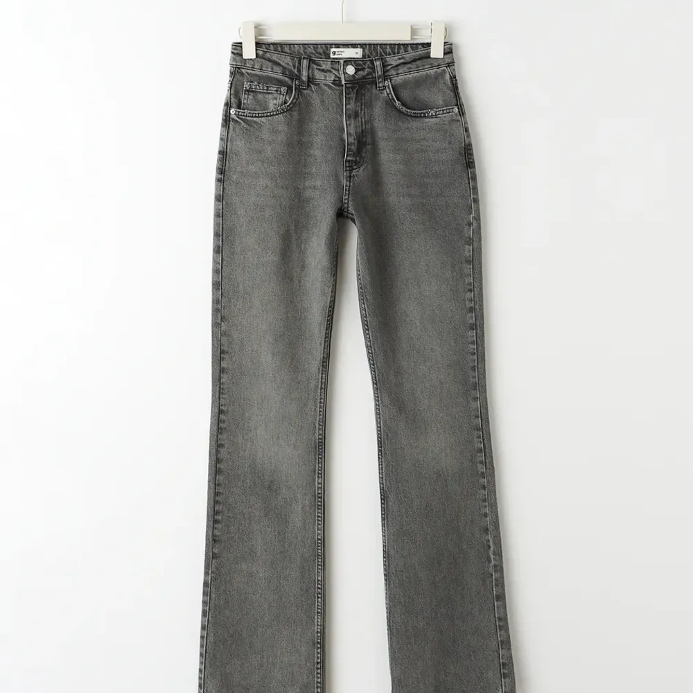 Har knappt använt domhär - dom är lite långa på mig som är 168 ish 💓 nypris 500kr. Jeans & Byxor.