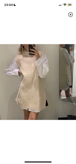 Stickad väst  - Så himla fin stickad väst som jag köpte på H&M men som inte kom till användning pga att det inte är min stil 🌸 