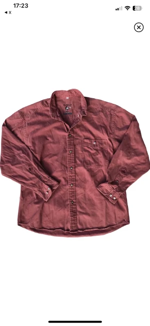 Disney Overshirt - Overshirt från Disney. Bra skick, storlek L. Ställ gärna frågor!😊