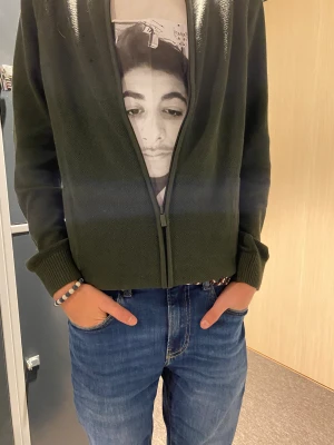 Dänitato T-shirt [Limited Edition] - Tjabba, säljer min fina dänitatio t shirt, använd mellan 2-6 gånger. 