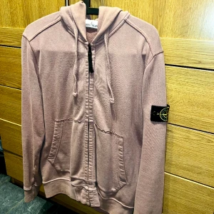 2st Stone Island - Rosa storlek M och Beige storlek S
