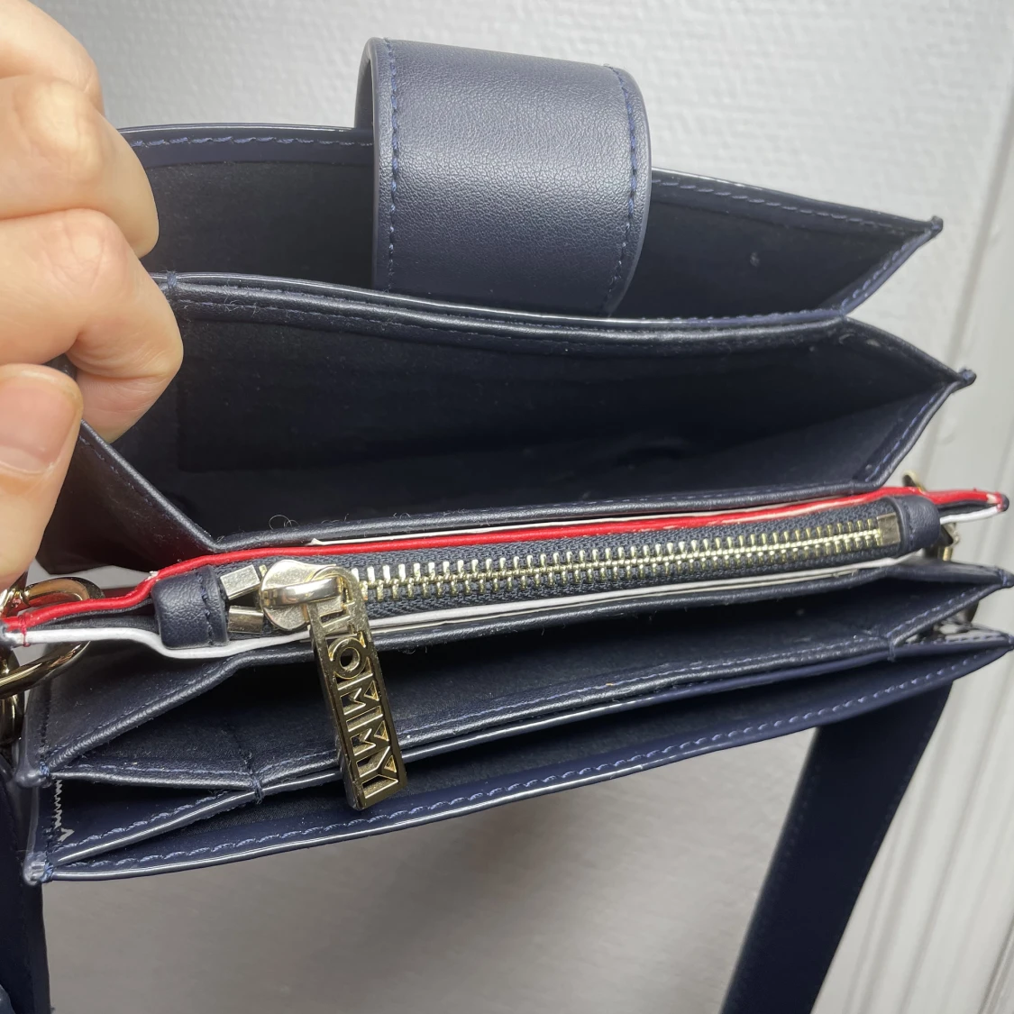 Tommy hilfiger väska - 91