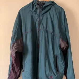 Nike ACG jacka XL - Nike ACG vindjacka med fleece fordring storlek XL 