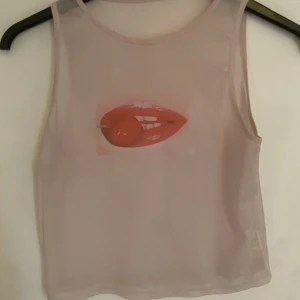 Vit genomskinlig topp - Köpt på Chacha