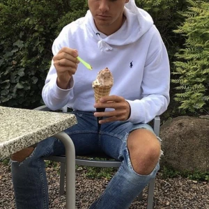 Ralph Lauren tröja - Hoodie från Ralph Lauren. Bra skick! Storlek L men passar M också!