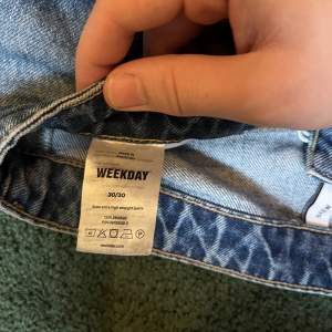 Två par jeans, mörkare från weekday och ljusare från just junkies. Båda är i 30/30 kolla bilder. Säljs på grund av att de slutat användas, båda passar perfekt och är 175. Båda för 300 eller en och en för 200. Båda är i bra skick!