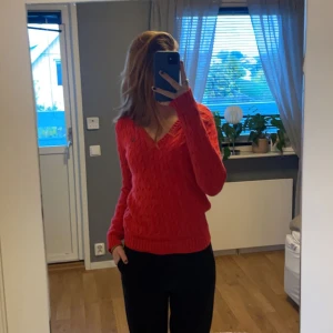 Ralph lauren  - Säljer min skitsnygga Ralp lauren tröja då den inte kommer till användning hos mig! Skriv om ni vill ha bättre bilder eller disskutera priset. 