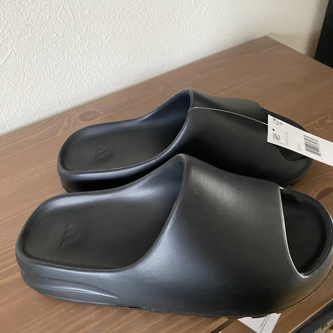 YEEZY slides strlk 43  - 90