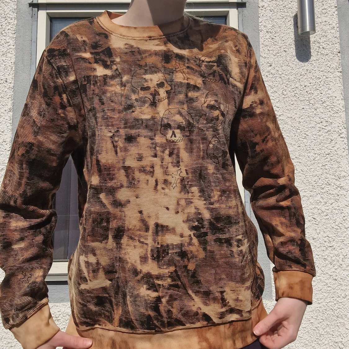 Blekt tröja med döskallar - 90