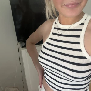 Sommar linne - Ett gulligt linne, perfekt till sommaren🥰 Skriv privat för ytterligare frågor.