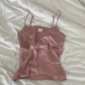 Nattlinne - Gulligt satin linne från hm❤️