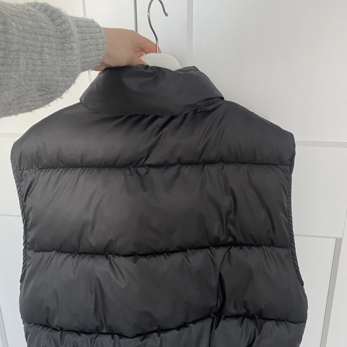 Svart dum väst - 38