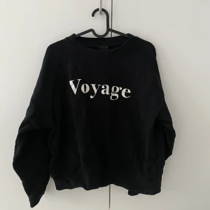 Klassisk långärmad - Använd fåtal gånger i fint skick🌸