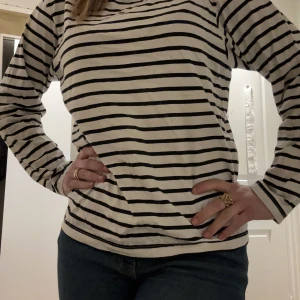 Randig tröja  - Skön tröja från Ginatricot 