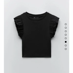 Zara topp - Fin tröja som nästan är oanvänd till sommaren och våren🥰