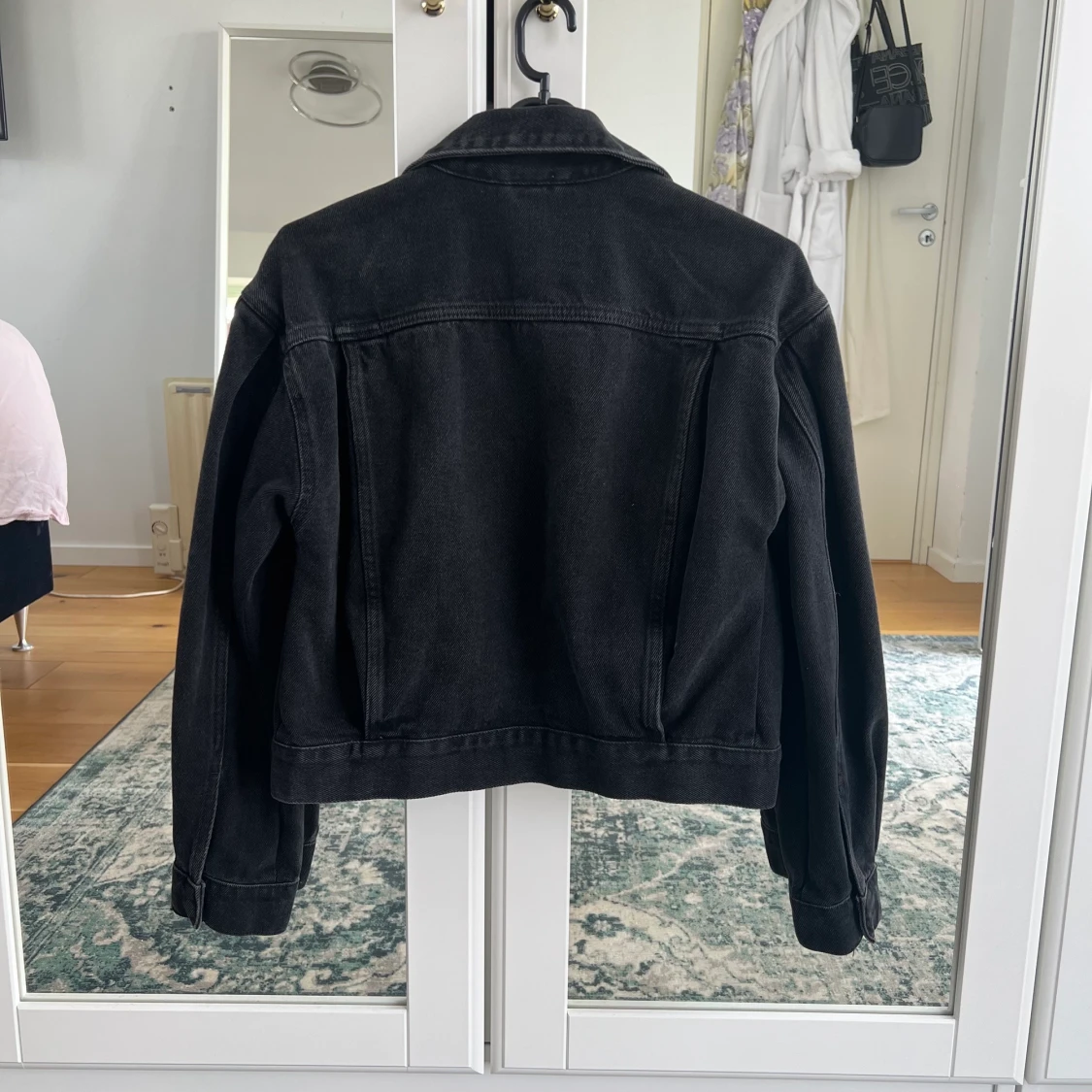 Svart jeansjacka - 90