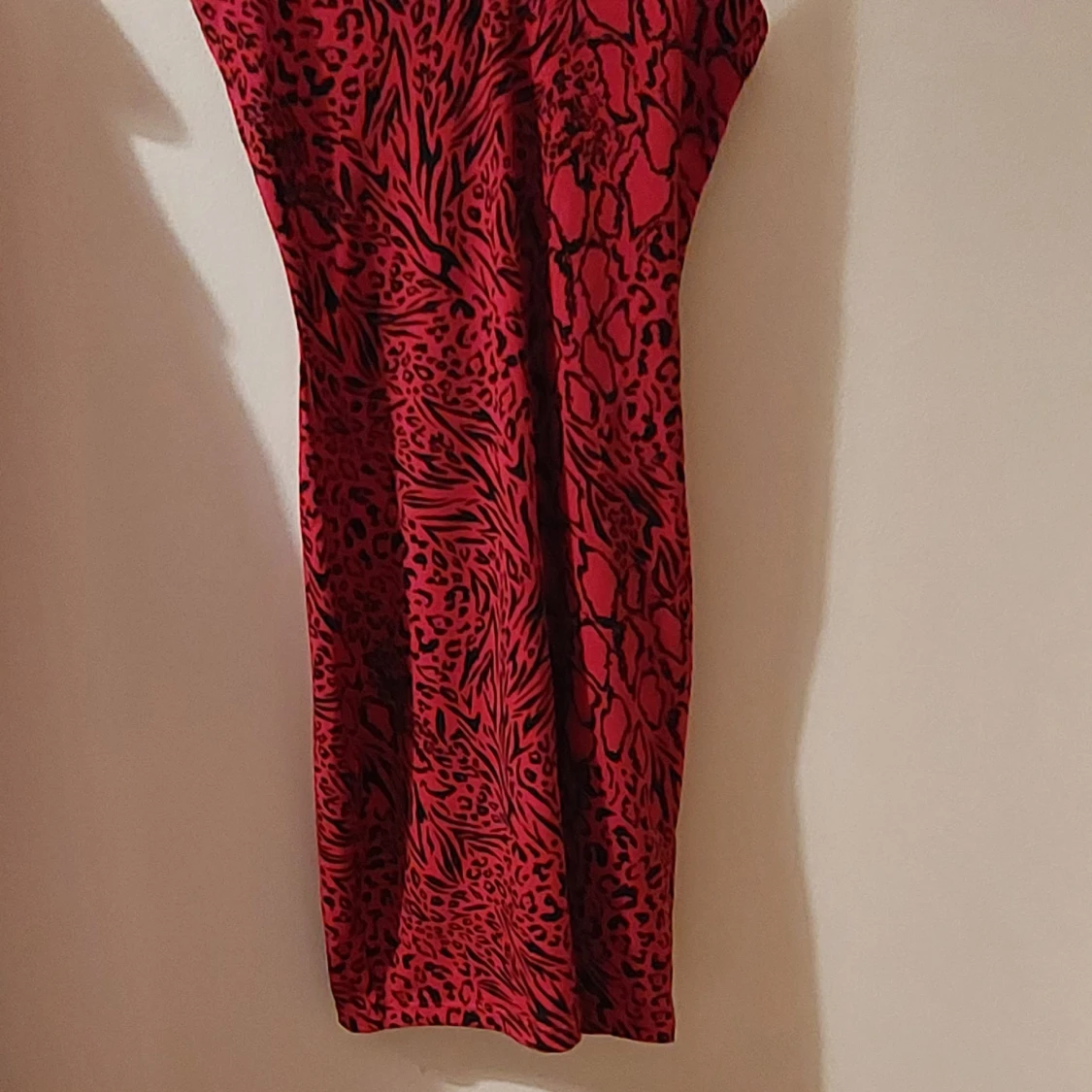 Tight röd/svart klänning - 90