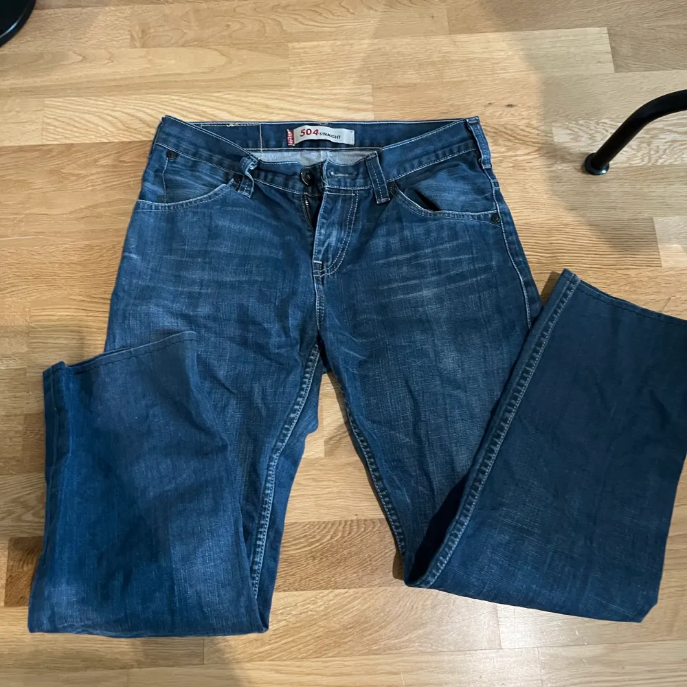 Lågmidjade jeans utan defekter . Jeans & Byxor.