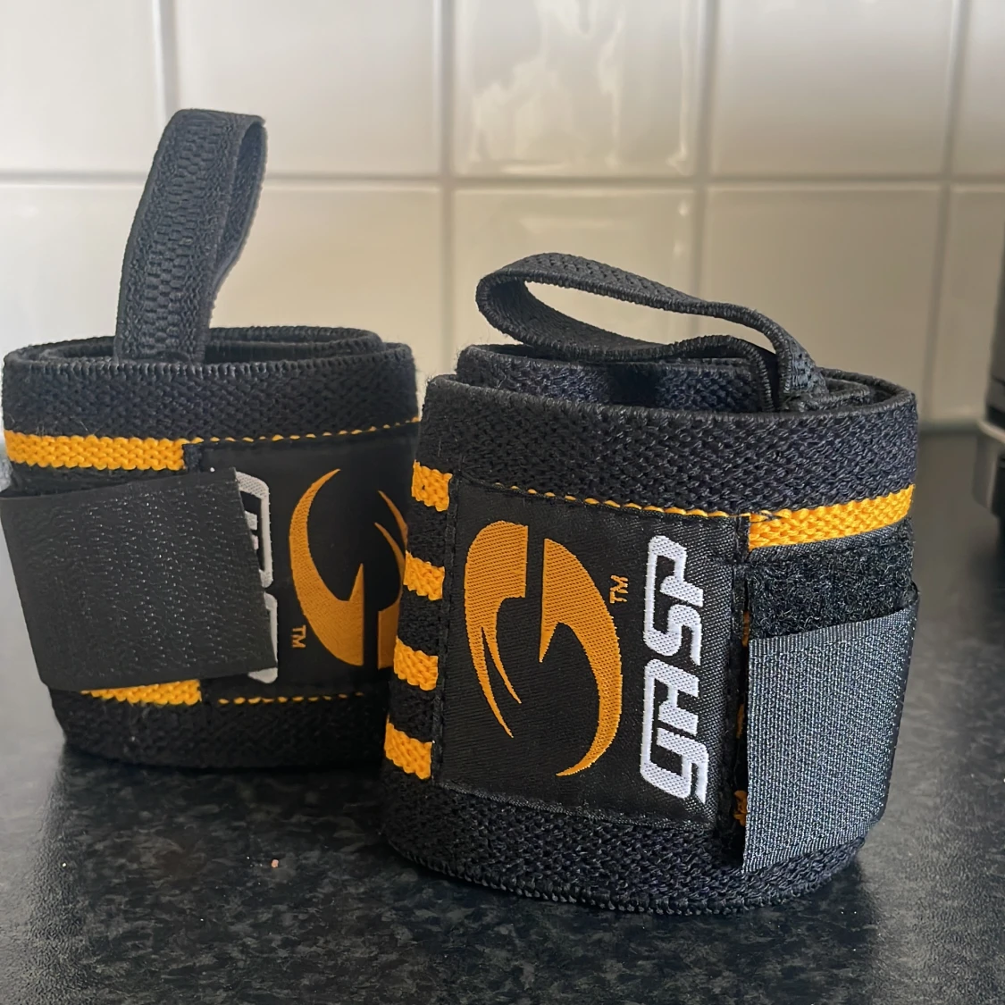 Gasp wrist wraps - 90