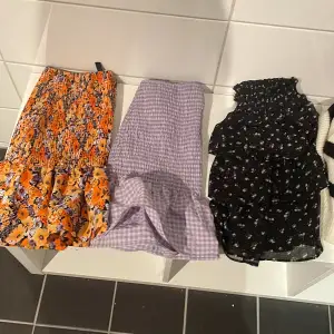 Säljer 3 volang kjolar som även kan användas som fina toppar 💗perfekt nu till sommaren.👍 alla är från HM. Säljer alla för 380 , 1 för 150   Säljer även fler kläder på min profil