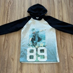 Skate nation hoodie - Skate nation Hoodie i nyskick. 