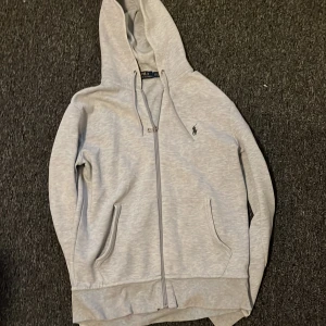 Ralph lauren zip tröja - Säljer Ralph lauren zip tröja typ ny skick, ny pris ca 1700kr