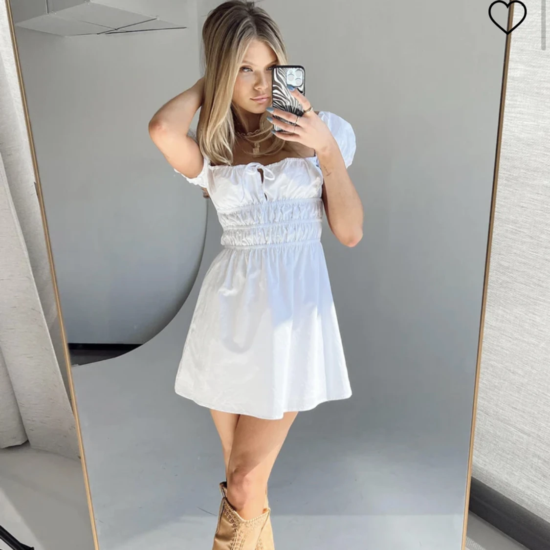 Helt ny studentklänning i storlek 38 - 90